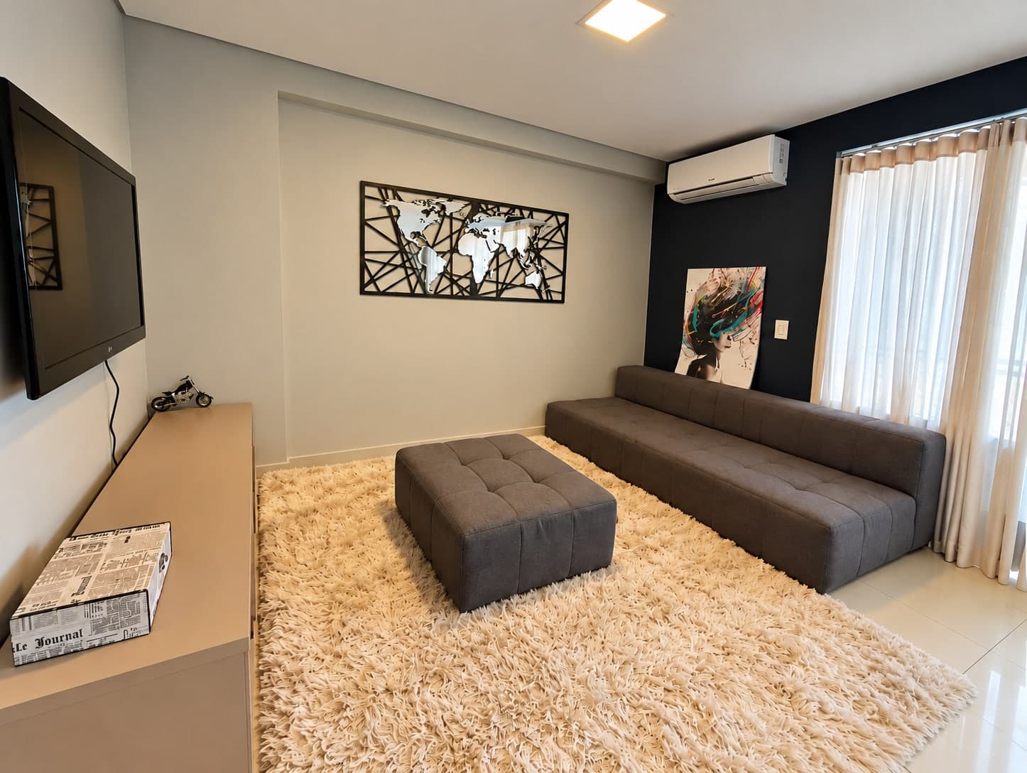 Apartamento mobiliado à venda com 2 quartos no Park Lozandes